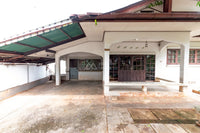 [Sold Out] 2nd-hand house Soi Luksuea 7, next to Don Nok Market. Large house, spacious 110 sq.w. Less than 3 million baht, great value!! 23 meters wide. Surat Thani. 3 bedrooms, 2 bathrooms.