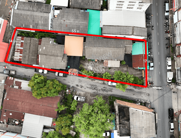 Urgent sale! Land with existing structures, 230 sq.w. in the heart of Surat Thani, behind the post office, near Surat Thani Girls' School. Corner plot with access from two roads (Premchit Pracha Road and Wat Thammabucha Road).