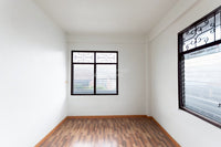 [Reserved] 3-story dormitory, 8 bedrooms, 4 bathrooms, 21.9 sq. wah. Located 200 meters from the back gate of the provincial school. Good location, great value for 3.X million baht. Surat Thani.
