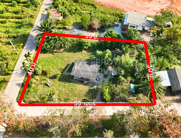 Urgent sale, corner vacant land, total area 1 rai 44 square wah, located in Thung Kong, Kanchanadit, Surat Thani.