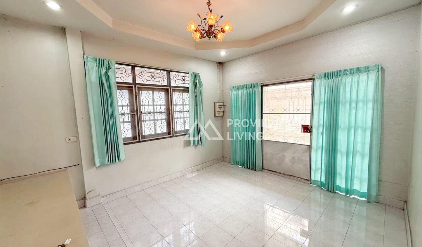 [ขายด่วน] บ้านเดี่ยวชั้นเดียว ห้องมุม ซอย ชนเกษม 27 และ ศรีเกษม 24 | 49.7 ตร.วา | 2 ห้องนอน 1 ห้องน้ำ 2 จอดรถ