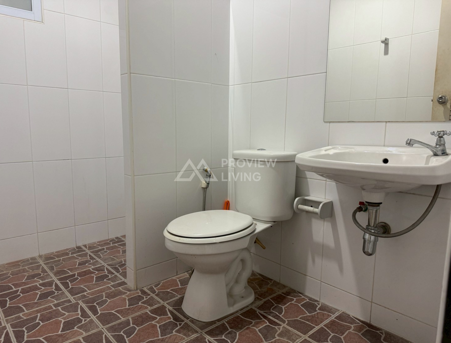 [ขายด่วน] บ้านเดี่ยวหลังใหญ่ 3 ห้องนอน 2 ห้องน้ำ ใกล้โรงพยาบาลสุราษฎร์ฯแถมเฟอร์ครบ พร้อมเข้าอยู่ ราคา 2.2X ล้าน!