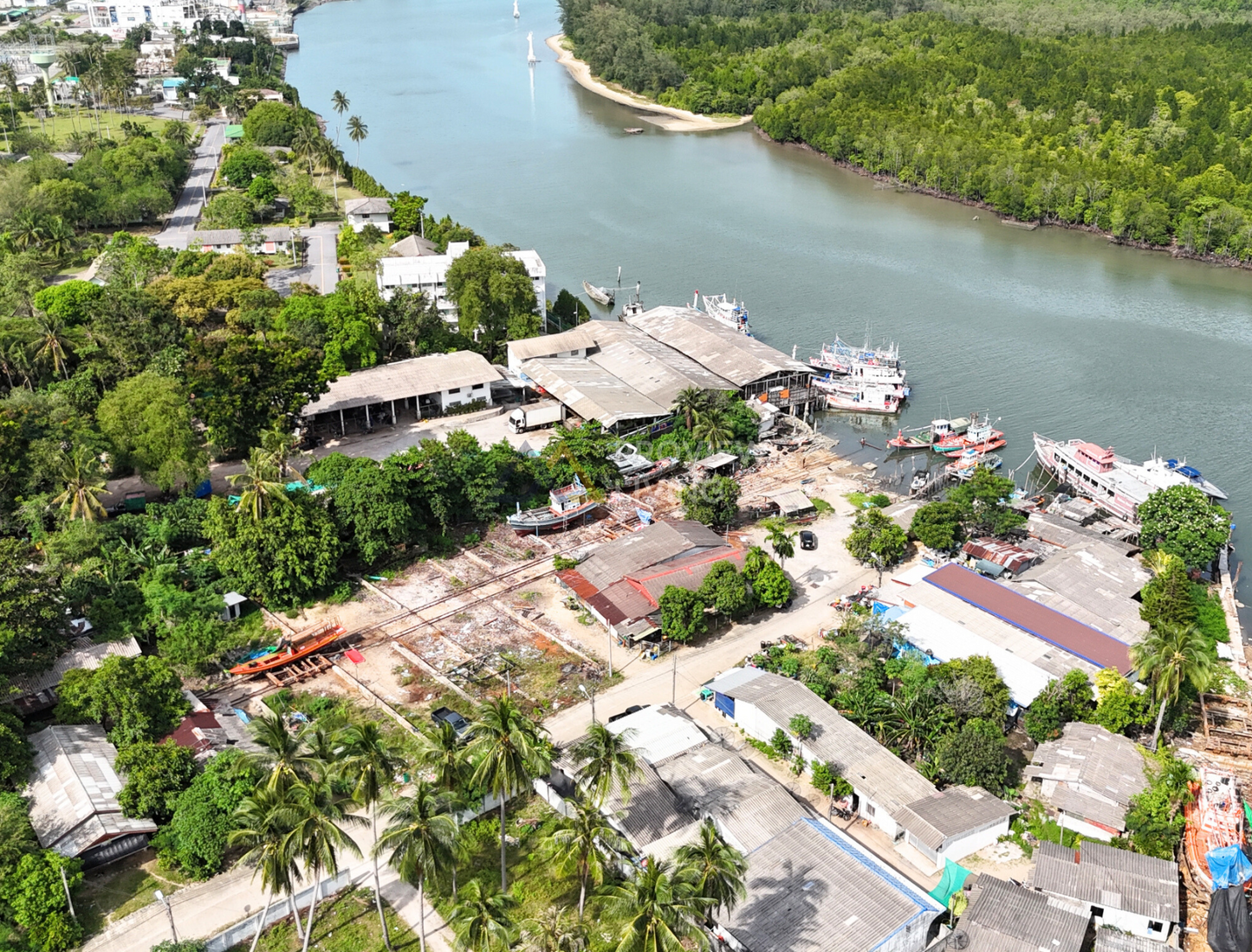 [ขายด่วน] ที่ดินขนาดใหญ่ 2 ไร่ 40 ตร.วา พร้อมอู่เรือเก่า ใกล้โรงไฟฟ้าขนอม ติดถนน – ติดคลอง – พร้อมใช้  @ขนอม สิชล นครศรีธรรมราช