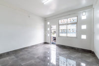 [FOR SALE] 2-storey shophouse, 2 units. Each unit has 2 bedrooms, 2 bathrooms. Total size 30.2 sq.wa. Soi Nok 13. Near Suratthani School, Government Complex, and Suratthani Technical College.