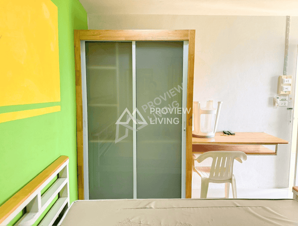 Urgent sale: Student dormitory in Soi Phiset, near Prince of Songkla University, Surat Thani Campus. Fully occupied year-round. 38 rooms on 63.2 sq. wa. All rooms have en-suite bathrooms. 38 bedrooms, 38 bathrooms.