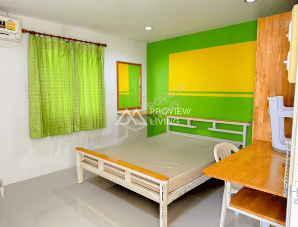 Urgent sale: Student dormitory in Soi Phiset, near Prince of Songkla University, Surat Thani Campus. Fully occupied year-round. 38 rooms on 63.2 sq. wa. All rooms have en-suite bathrooms. 38 bedrooms, 38 bathrooms.
