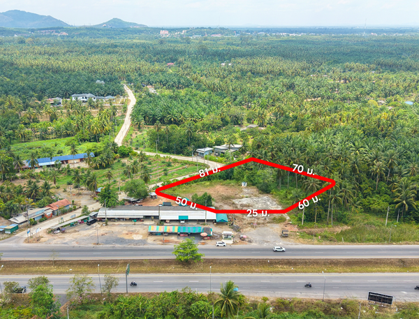 For sale: 3 rai of vacant land @ Khlong Noi. Location near Arter Seafood. 6.XX MB*/rai.