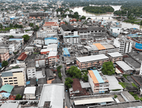 Urgent sale! Land with existing structures, 230 sq.w. in the heart of Surat Thani, behind the post office, near Surat Thani Girls' School. Corner plot with access from two roads (Premchit Pracha Road and Wat Thammabucha Road).