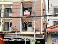 Urgent sale: Student dormitory in Soi Phiset, near Prince of Songkla University, Surat Thani Campus. Fully occupied year-round. 38 rooms on 63.2 sq. wa. All rooms have en-suite bathrooms. 38 bedrooms, 38 bathrooms.