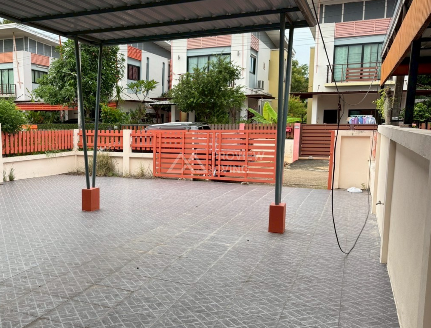 [ขายด่วน] บ้านเดี่ยวหลังใหญ่ 3 ห้องนอน 2 ห้องน้ำ ใกล้โรงพยาบาลสุราษฎร์ฯแถมเฟอร์ครบ พร้อมเข้าอยู่ ราคา 2.2X ล้าน!