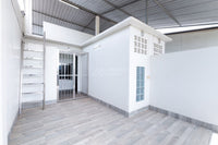 [FOR SALE] 2-storey shophouse, 2 units. Each unit has 2 bedrooms, 2 bathrooms. Total size 30.2 sq.wa. Soi Nok 13. Near Suratthani School, Government Complex, and Suratthani Technical College.