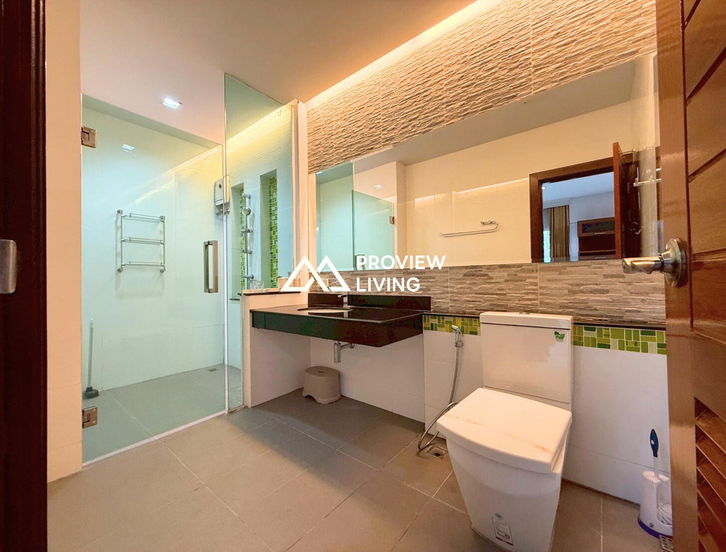 [ขายด่วน] อาคารพาณิชย์ 2 คูหา ขนาด 50 ตร.วา 4 ห้องนอน 5 ห้องน้ำ แถมแอร์ 6 ตัว ใกล้ที่ว่าการอำเภอคีรีรัฐนิคม ราคา 6.XX ลบ.