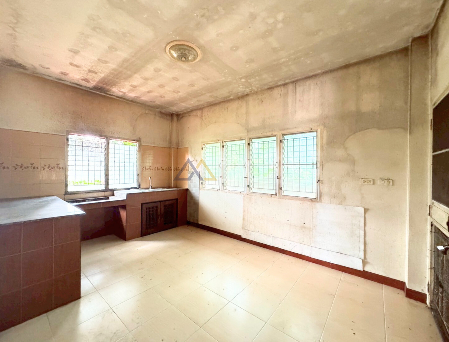 [ขายด่วน] คุ้มที่สุด! บ้านเดี่ยว 2 ชั้น 4 นอน 3 น้ำ บางชุมโถ ใกล้ทั้งเซ็นทรัล และโลตัสสุราษฎร์ธานี พื้นที่กว้างขนาด 116 ตร.ว. หน้ากว้าง 16 ลึก 28