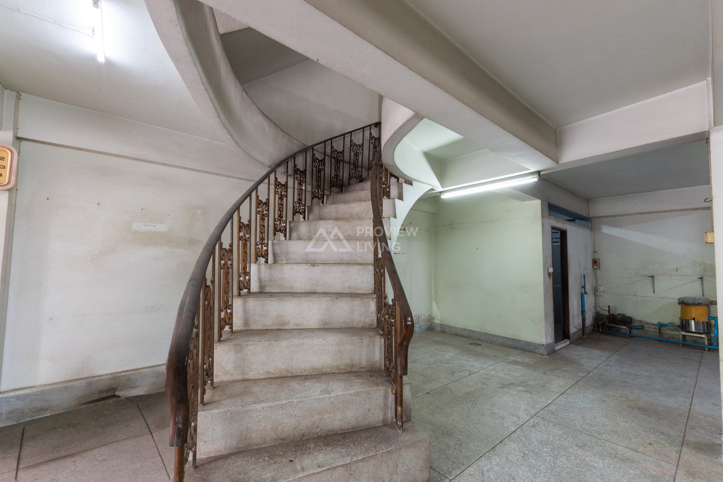 [ขาย] ที่ดินพร้อมตึก 3 ชั้นครึ่ง + ดาดฟ้า ขนาด 32.7 ตร.วา 2 คูหา ปากซอยการุณราษฎร์ 15 ทำเลใจกลางเมือง รีโนเวทเป็นโฮสเทลได้ ราคา 1X ลบ.*