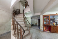 [For Sale] Land with 3.5-story building + rooftop, 32.7 sq. wah, 2 units, at the entrance of Soi Karunrat 15. Downtown location, can be renovated into a hostel.* Surat Thani, 3 beds, 3 baths.