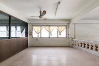 [For Sale] Land with 3.5-story building + rooftop, 32.7 sq. wah, 2 units, at the entrance of Soi Karunrat 15. Downtown location, can be renovated into a hostel.* Surat Thani, 3 beds, 3 baths.