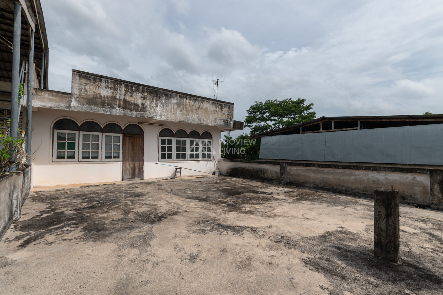 [ขาย] ที่ดินพร้อมตึก 3 ชั้นครึ่ง + ดาดฟ้า ขนาด 32.7 ตร.วา 2 คูหา ปากซอยการุณราษฎร์ 15 ทำเลใจกลางเมือง รีโนเวทเป็นโฮสเทลได้ ราคา 1X ลบ.*