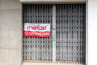 [For Sale] Land with 3.5-story building + rooftop, 32.7 sq. wah, 2 units, at the entrance of Soi Karunrat 15. Downtown location, can be renovated into a hostel.* Surat Thani, 3 beds, 3 baths.