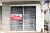 [For Sale] Land with 3.5-story building + rooftop, 32.7 sq. wah, 2 units, at the entrance of Soi Karunrat 15. Downtown location, can be renovated into a hostel.* Surat Thani, 3 beds, 3 baths.