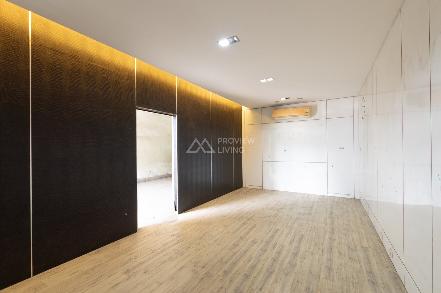 [ขาย] ที่ดินพร้อมตึก 3 ชั้นครึ่ง + ดาดฟ้า ขนาด 32.7 ตร.วา 2 คูหา ปากซอยการุณราษฎร์ 15 ทำเลใจกลางเมือง รีโนเวทเป็นโฮสเทลได้ ราคา 1X ลบ.*