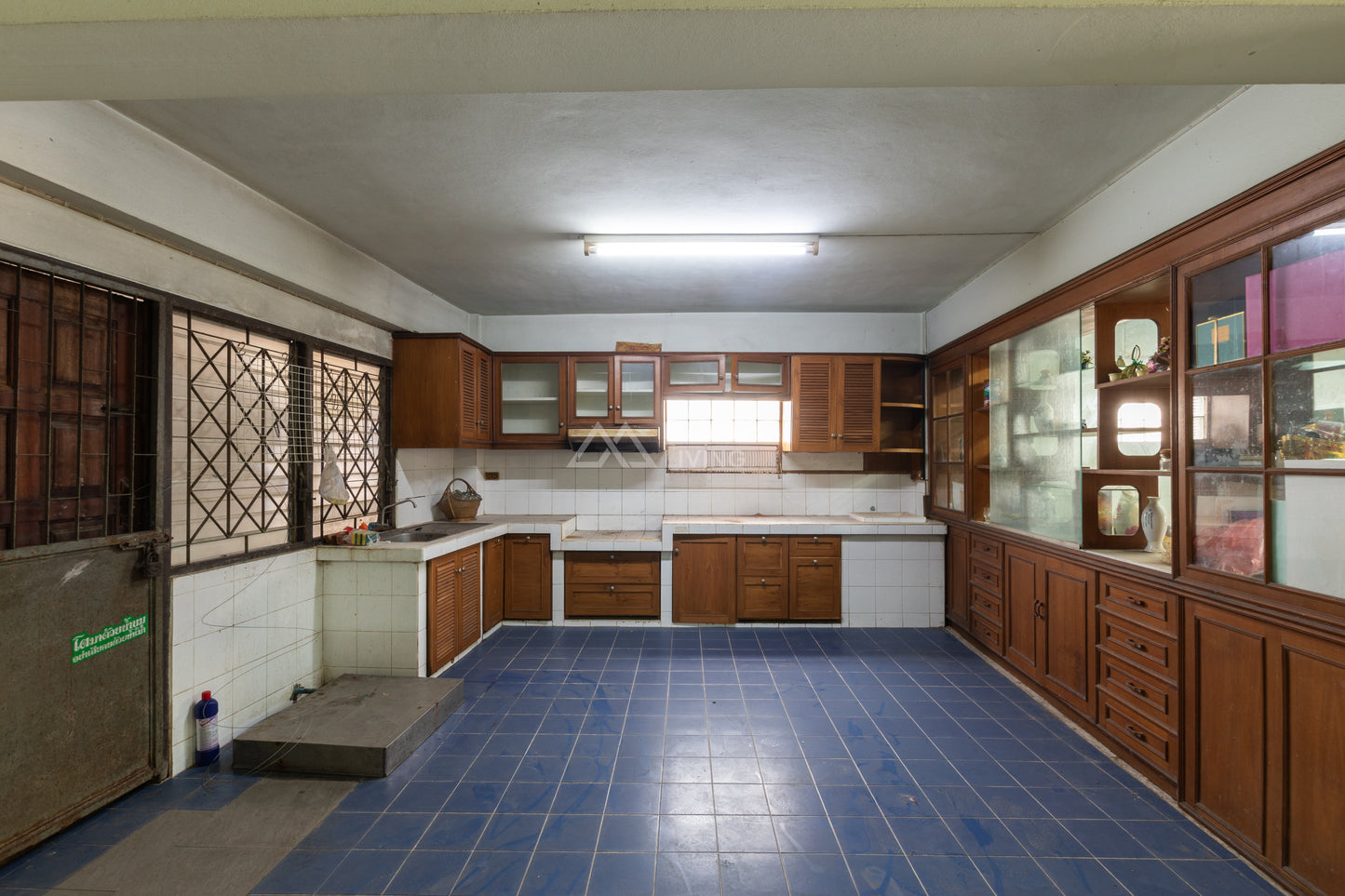 [ขาย] ที่ดินพร้อมตึก 3 ชั้นครึ่ง + ดาดฟ้า ขนาด 32.7 ตร.วา 2 คูหา ปากซอยการุณราษฎร์ 15 ทำเลใจกลางเมือง รีโนเวทเป็นโฮสเทลได้ ราคา 1X ลบ.*