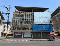 [For Rent] 3.5-story commercial building, Rat Uthit Road, 39.2 square wah. Rent 40,000/month (minimum 6-month lease). Surat Thani.