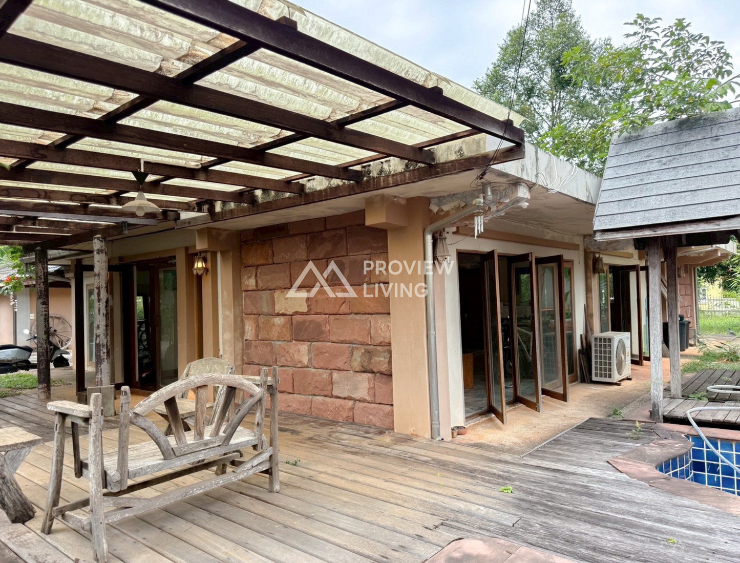 [ขายด่วน] บ้านเดี่ยว หลังใหญ่ มี2หลังในรั่วเดียว หมู่บ้านเสาวลักษณ์ 296.6 ตารางวา ราคา 8.XX ลบ.