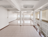 [For Rent] 3.5-story commercial building, Rat Uthit Road, 39.2 square wah. Rent 40,000/month (minimum 6-month lease). Surat Thani.