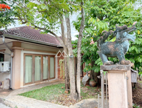 [ขายด่วน] บ้านเดี่ยว หลังใหญ่ มี2หลังในรั่วเดียว หมู่บ้านเสาวลักษณ์ 296.6 ตารางวา ราคา 8.XX ลบ.