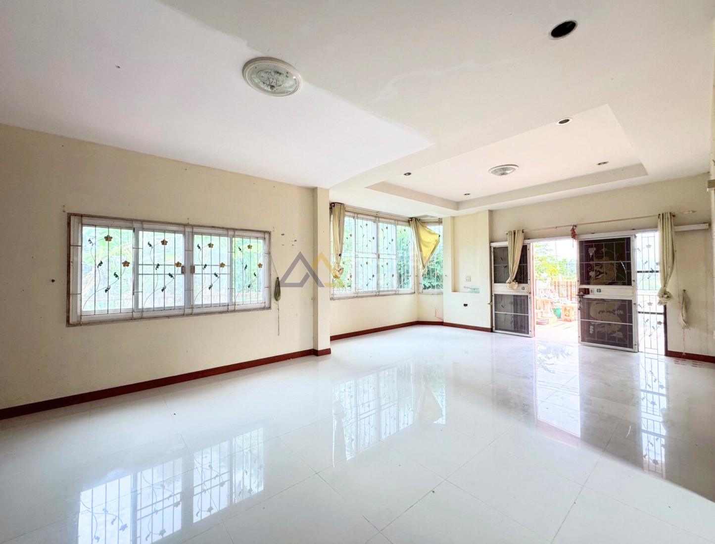 [ขายด่วน] คุ้มที่สุด! บ้านเดี่ยว 2 ชั้น 4 นอน 3 น้ำ บางชุมโถ ใกล้ทั้งเซ็นทรัล และโลตัสสุราษฎร์ธานี พื้นที่กว้างขนาด 116 ตร.ว. หน้ากว้าง 16 ลึก 28