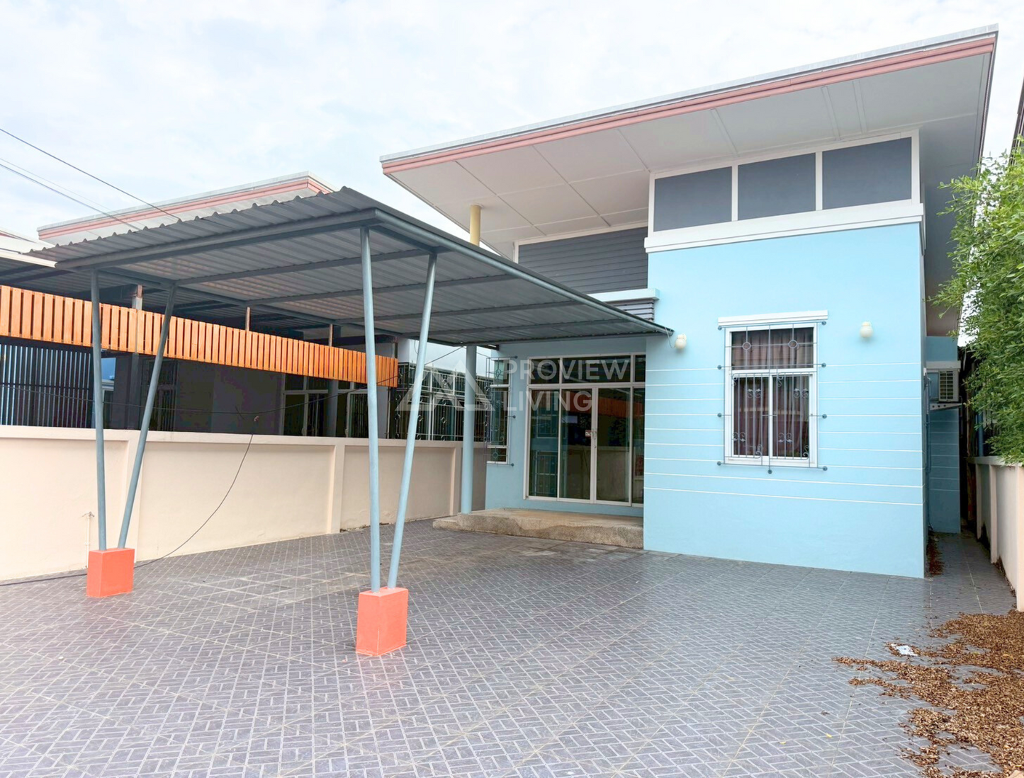 [ขายด่วน] บ้านเดี่ยวหลังใหญ่ 3 ห้องนอน 2 ห้องน้ำ ใกล้โรงพยาบาลสุราษฎร์ฯแถมเฟอร์ครบ พร้อมเข้าอยู่ ราคา 2.2X ล้าน!