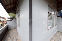[Reserved] 3-story dormitory, 8 bedrooms, 4 bathrooms, 21.9 sq. wah. Located 200 meters from the back gate of the provincial school. Good location, great value for 3.X million baht. Surat Thani.