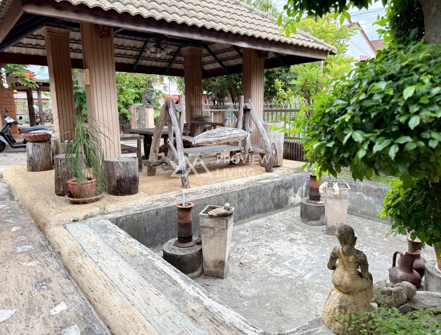 [ขายด่วน] บ้านเดี่ยว หลังใหญ่ มี2หลังในรั่วเดียว หมู่บ้านเสาวลักษณ์ 296.6 ตารางวา ราคา 8.XX ลบ.