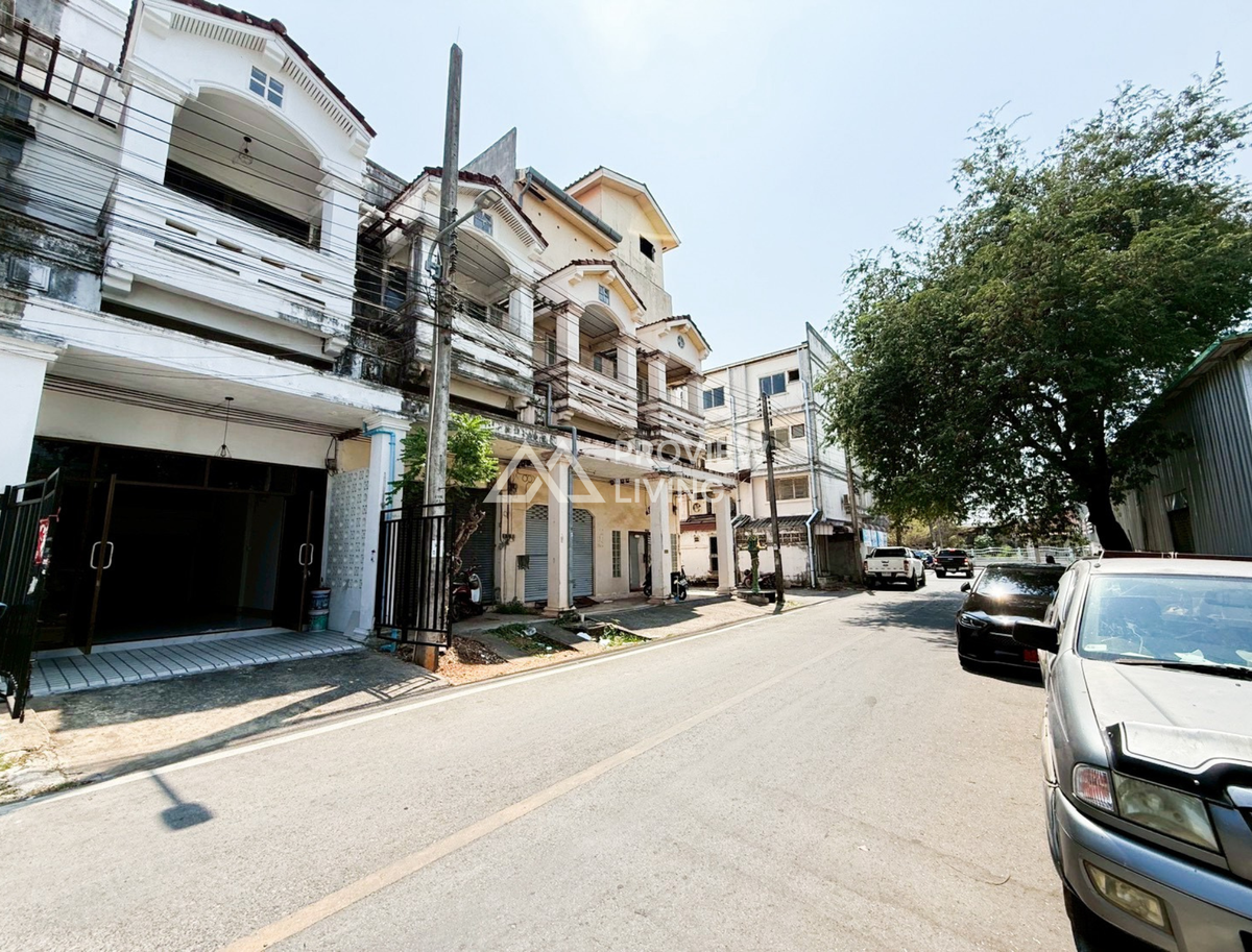 [ขายด่วน] บ้านเดี่ยว 2 ชั้นครึ่ง 18 ตารางวา ราคา 1.5X ลบ. เท่านั่น