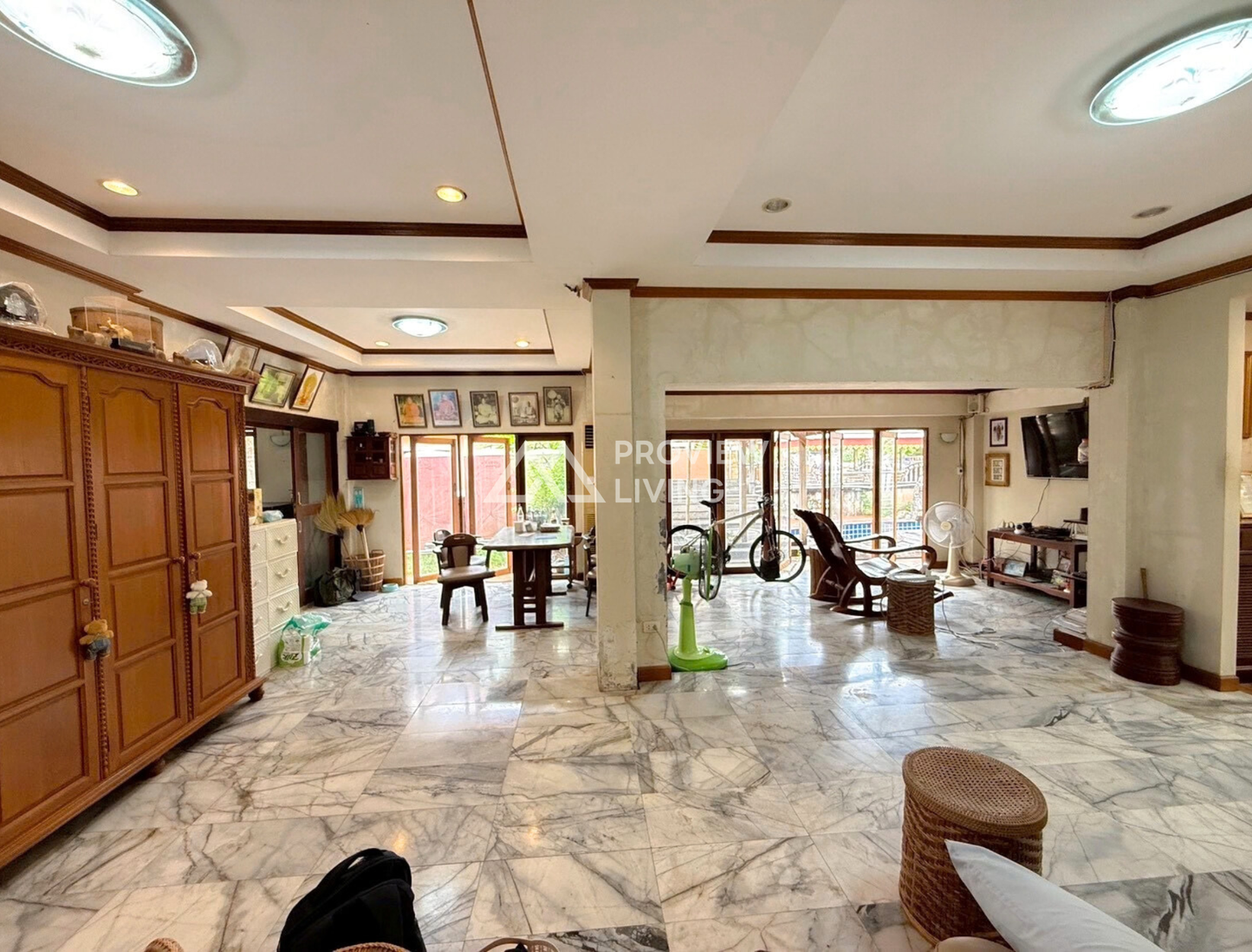 [ขายด่วน] บ้านเดี่ยว หลังใหญ่ มี2หลังในรั่วเดียว หมู่บ้านเสาวลักษณ์ 296.6 ตารางวา ราคา 8.XX ลบ.