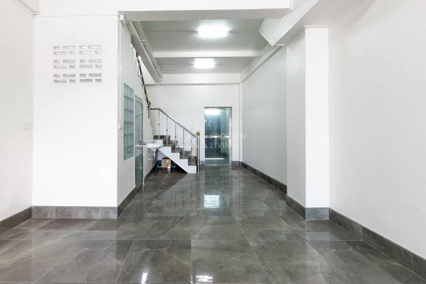 [ขาย] ตึกแถว 2 ชั้น 2 คูหา คูหาละ 2 ห้องนอน 2 ห้องน้ำ รวมขนาด 30.2 ตร.วา @ดอกนก 13 ใกล้โรงเรียนจังหวัด ศูนย์ราชการ และวิทยาลัยเทคนิค