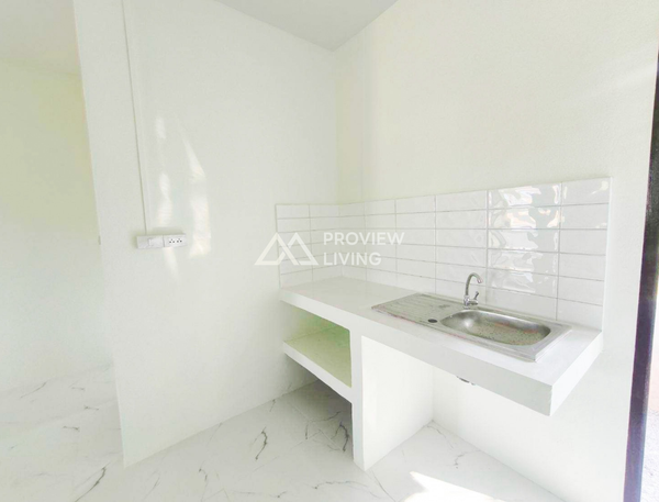 Business for sale: 5 rental rooms + fully occupied tenants, income 17,000 per month. Location: behind Wat Wiang @Chaiya.