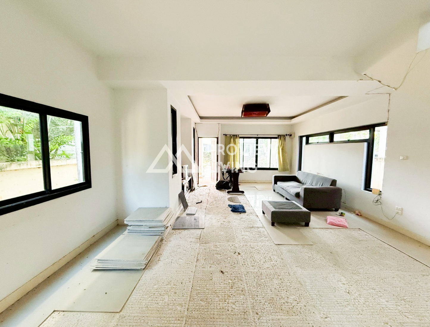 [ขายด่วน] บ้านเดี่ยว 2 ชั้น 2 ห้องนอน 3 ห้องน้ำ ซอยศรีวิชัย 16 ใกล้โรงพยาบาลสุราษฎร์ธานี ราคา 2.XX ลบ