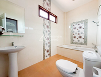 For sale: 2-storey detached corner house, Soi Sri Kasem 15, 100 sq.wah, 3 bedrooms, 3 bathrooms, 4 parking spaces, Baan Wassana, Tad Mai Nai Luek (near the slaughterhouse), Surat Thani.