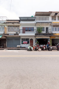 [FOR SALE] 2-story townhouse, 3 bedrooms, 1 bathroom, 15.2 sq. wah, Dok Nok 13. Near the provincial school, technical college, and city hall. Good location, convenient travel. Surat Thani.
