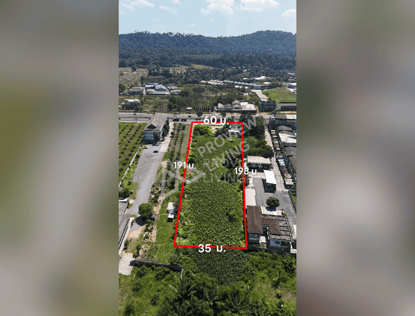 Urgent sale: Vacant land on the main road in Surat Thani, near Mega Home, Bang Yai Intersection. 5 rai 1 ngan 81.1 sq. wah, 60 meters wide.