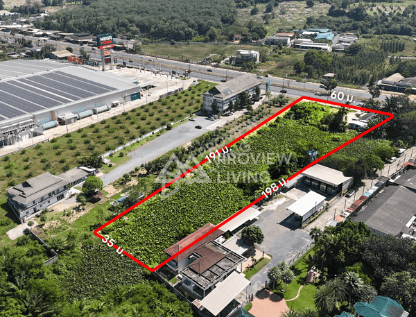 Urgent sale: Vacant land on the main road in Surat Thani, near Mega Home, Bang Yai Intersection. 5 rai 1 ngan 81.1 sq. wah, 60 meters wide.