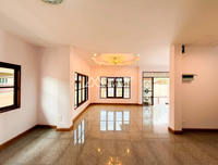 For sale: 2-storey detached corner house, Soi Sri Kasem 15, 100 sq.wah, 3 bedrooms, 3 bathrooms, 4 parking spaces, Baan Wassana, Tad Mai Nai Luek (near the slaughterhouse), Surat Thani.