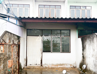 2-story townhome, 16.5 square wah, Soi Talad Mai 35, near Lucky Restaurant, price 980,000 Baht