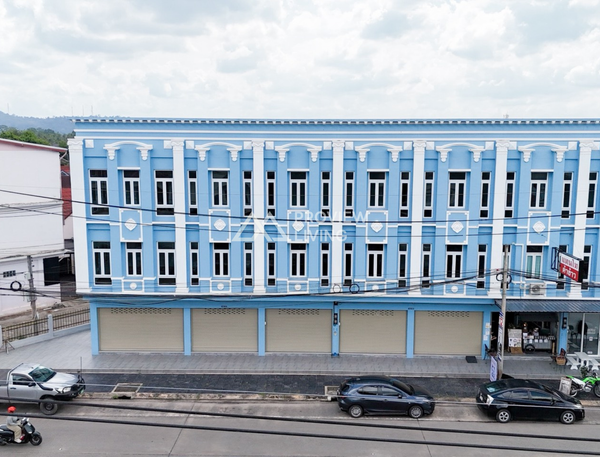 [Reserved] Commercial building, 3-story building (3 units, 2 units), on the new Si Kasem 15 road, starting at Surat Thani
