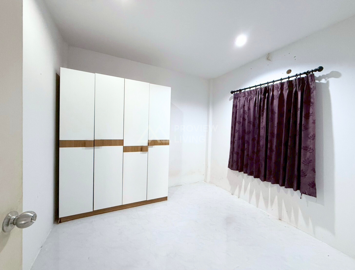 [ขายด่วน] บ้านเดี่ยวหลังใหญ่ 3 ห้องนอน 2 ห้องน้ำ ใกล้โรงพยาบาลสุราษฎร์ฯแถมเฟอร์ครบ พร้อมเข้าอยู่ ราคา 2.2X ล้าน!