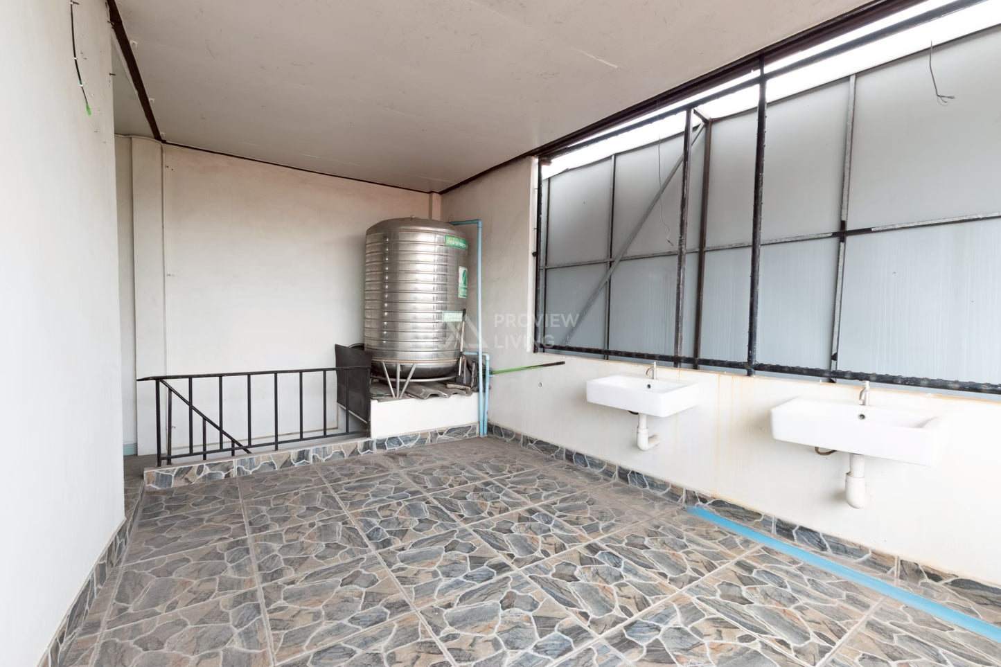 [ขายด่วน] หอพัก 3 ชั้น 8 ห้องนอน 4 ห้องน้ำ พื้นที่ 21.9 ตร.วา ทำเลที่ตั้งติดประตูหลังโรงเรียนจังหวัด 200 เมตร ทำเลดี ราคาสุดคุ้ม 3.X ล้าน