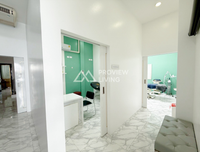 Urgent Sale: Commercial Building in Surat Thani. 3.5-story building, Aomsin Soi.