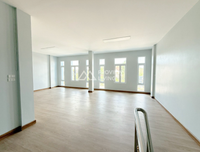 [Reserved] Commercial building, 3-story building (3 units, 2 units), on the new Si Kasem 15 road, starting at Surat Thani