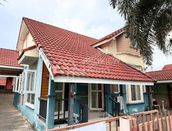 [ Sold Out ] Urgent Sale: Detached house in Bang Kung area, Surat Thani. 60 sq.wah, 3 bedrooms, 2 bathrooms, 1 parking space.